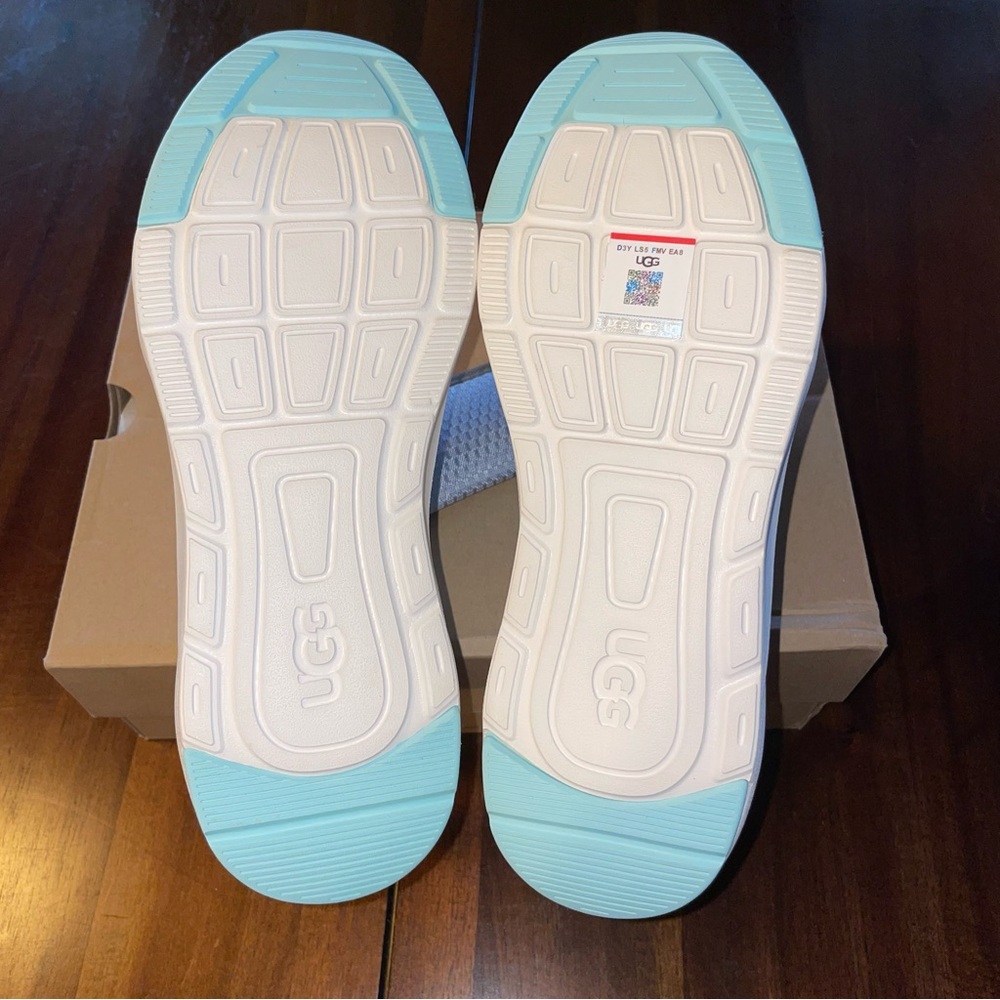 UGG! Womens Shoes! New in box! Ugg Sneakers! Tennis Shoes! - Picture 5 of 9